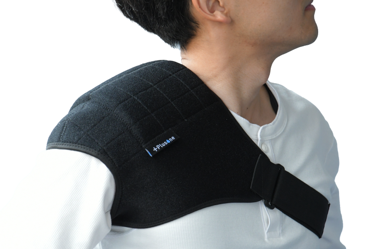 伸縮ベルトでフィット感を調節